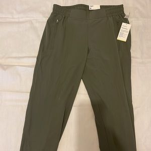 Old navy midrise jogger pants - M - NWT! Olive green